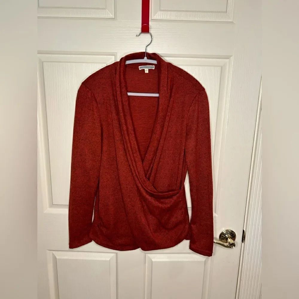 Pleione sweater